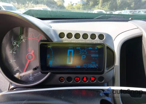 2015 Chevrolet Sonic Lt Auto z USA, uszkodzony, nr VIN 1G1JC6SH4F4150933